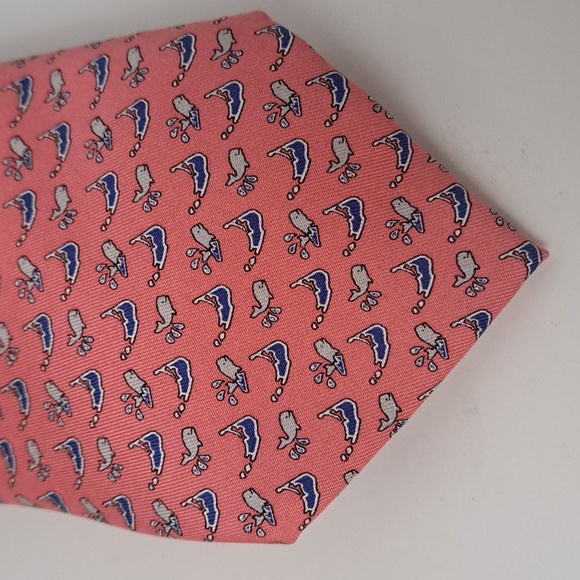 Vineyard Vines pink and blue silk tie splashing whale print - Picture 2 of 9